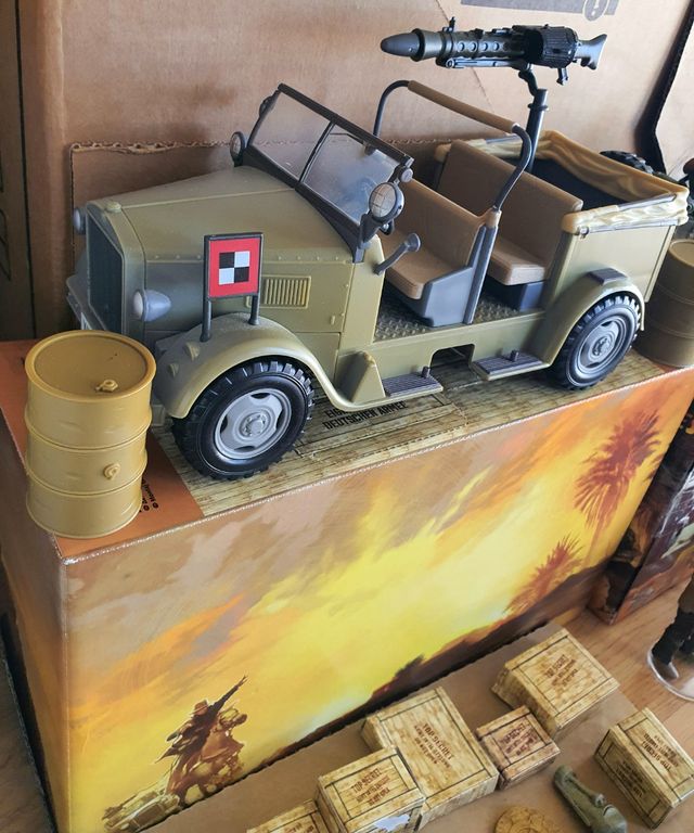 Gran colección de figuras y más de Indy. Hasbro