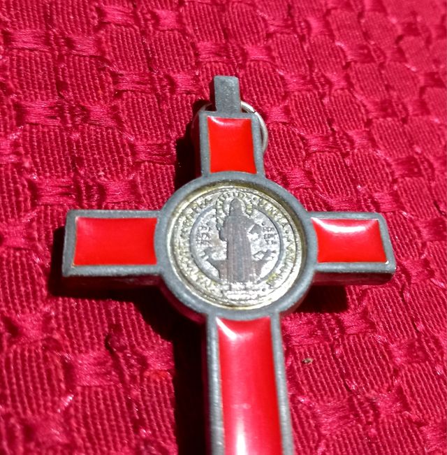 Ciondolo antico metallo e smalto