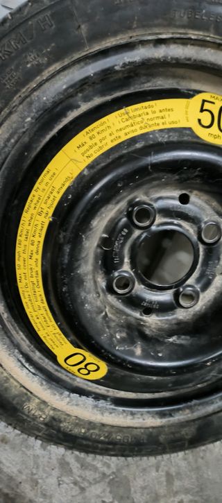 Rueda de repuesto coche