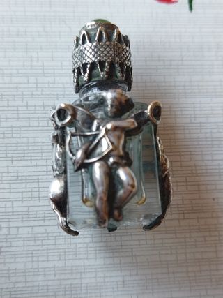perfumero franses Antiguo cupidon cristal y plata