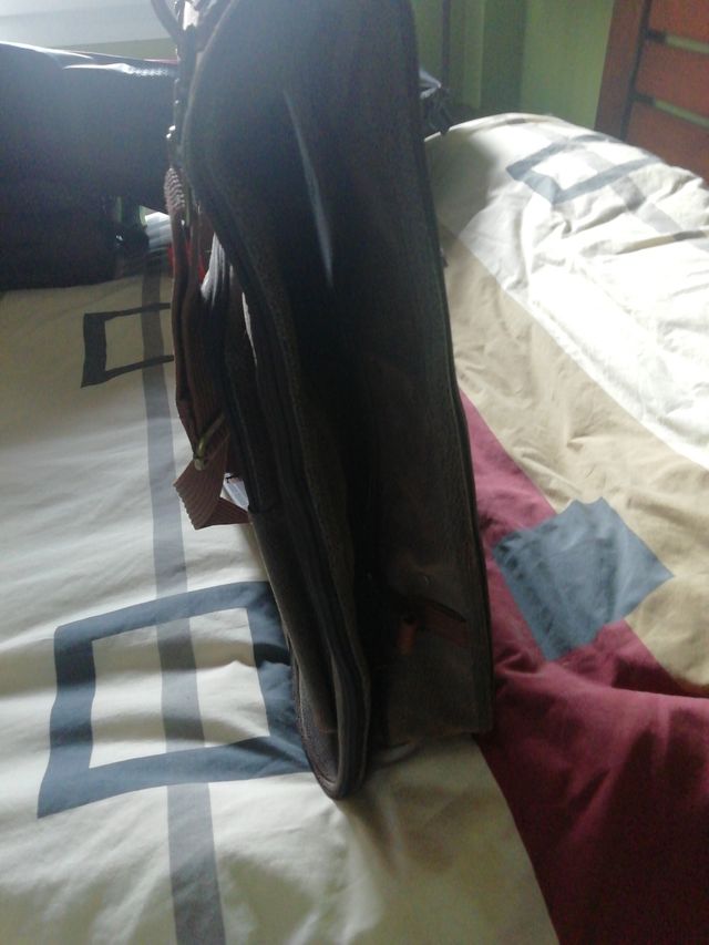 portatrajes con bolsillos