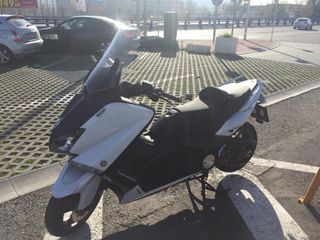 Pantalla Scooter T-Max