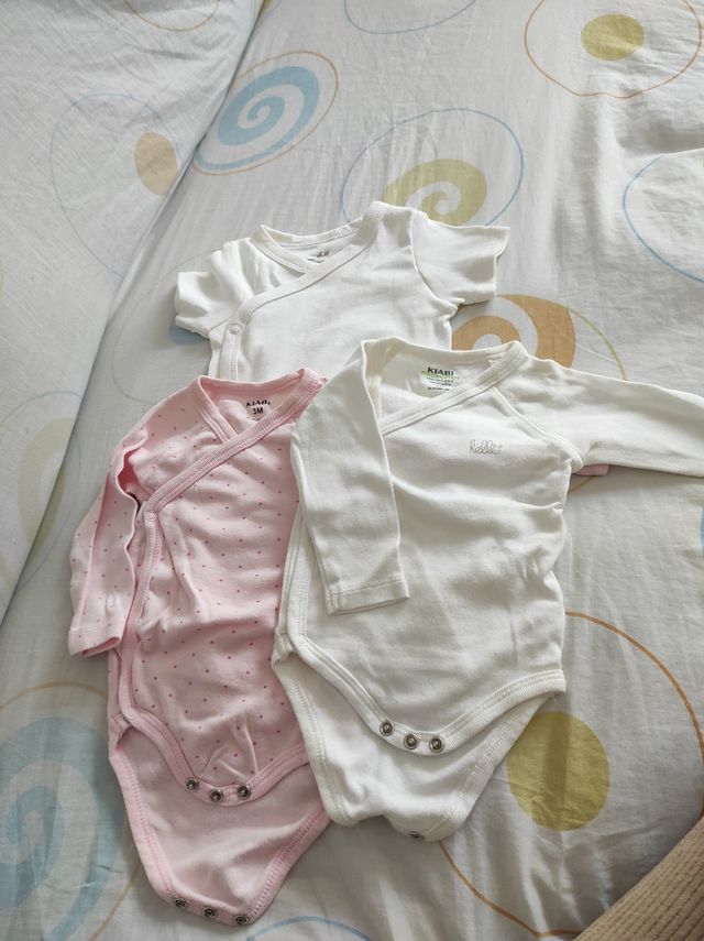 Lote 3 bodys bebé 3-6 meses