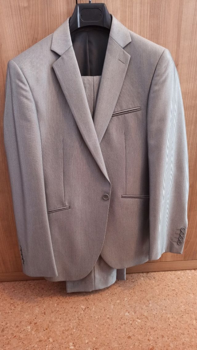 Traje ceremonia hombre en gris plata talla 38-40