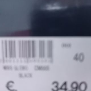 Botines camperos on piedrecitas de brillo.