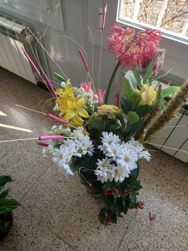 12:€€ Completo Jarrón y flores