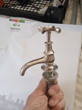 grifo antiguo de lavabo para coleccionistas
