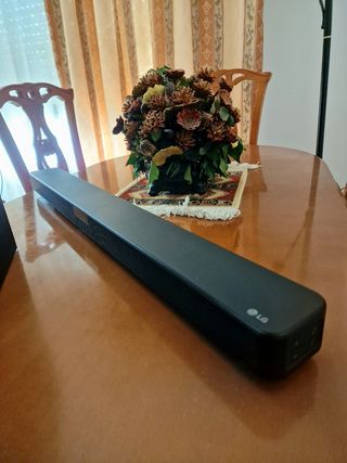 Barra de Sonido y Subwoofer LG SL4