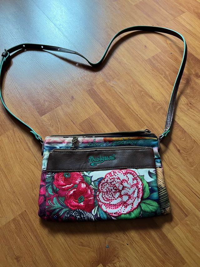 Bandolera de tela desigual