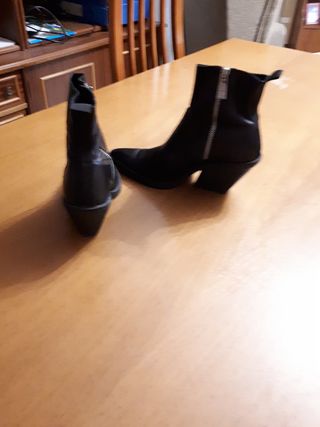 Botines Zara de piel.