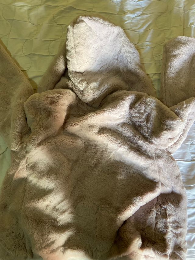 Chaqueta pelocho rosa claro .ENVIOS POR INPOST