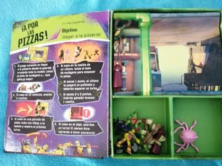 Lote libro-juego de mesa, mochila pequeña, peluche