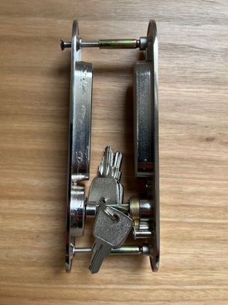 Cerradura para puerta corredera