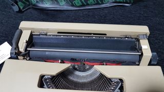 Máquina de escribir "Olivetti"