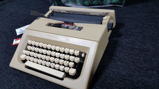 Máquina de escribir "Olivetti"