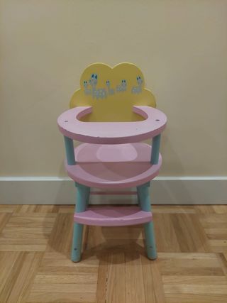 Cuna y trona de madera para muñecos