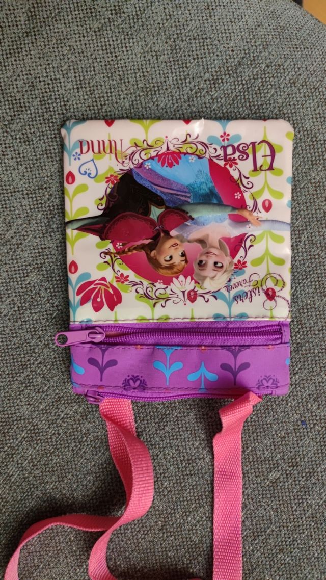 micro y bolso Frozen