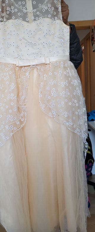 Vestido de comunión y abrigo abano