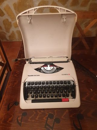 maquina de escribir olympia