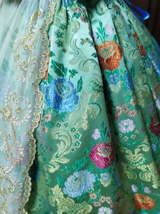 Traje fallera niña con manteletas