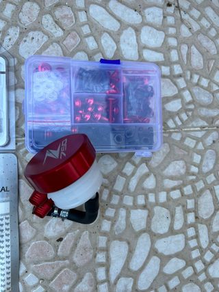 Se venden todo esto es de kawasaki z750 del 2009