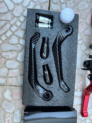 Se venden todo esto es de kawasaki z750 del 2009