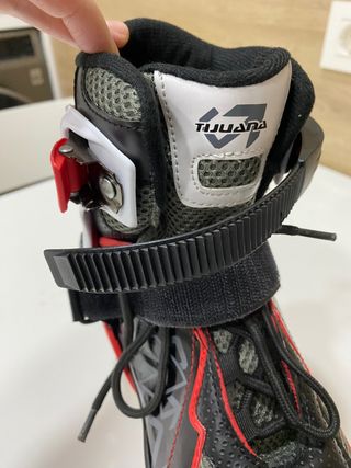 Patines línea con casco y protecciones de regalo