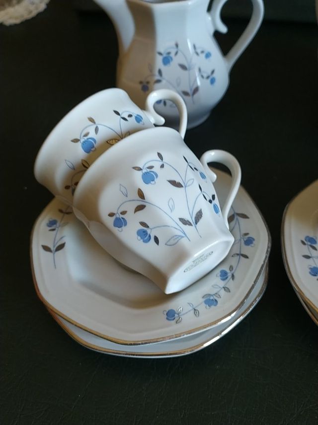 Servizio di caffè in ceramica