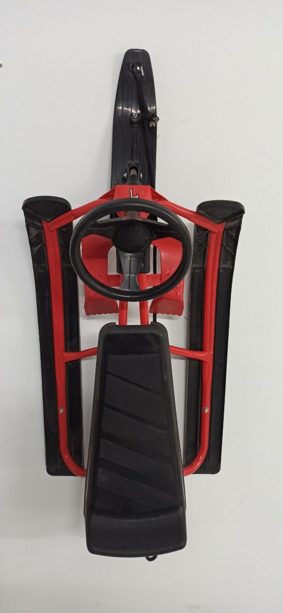 Slitta Snowblade con volante e freno