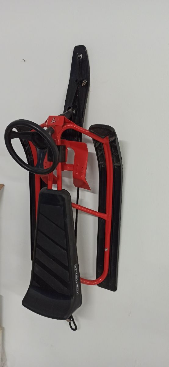 Slitta Snowblade con volante e freno