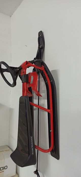 Slitta Snowblade con volante e freno