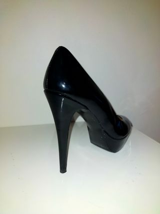 zapatos negros con plataforma 