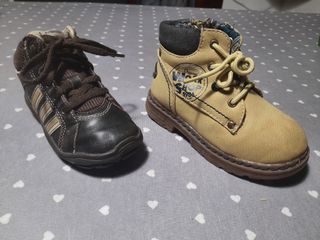 Lotto scarpe bimbo n. 25