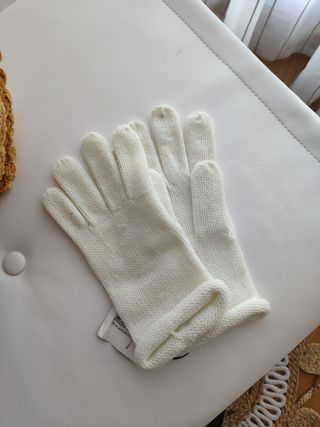 Guantes blancos