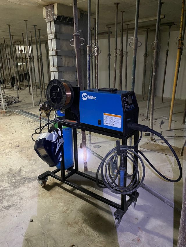 Soldador de estructuras metálicas