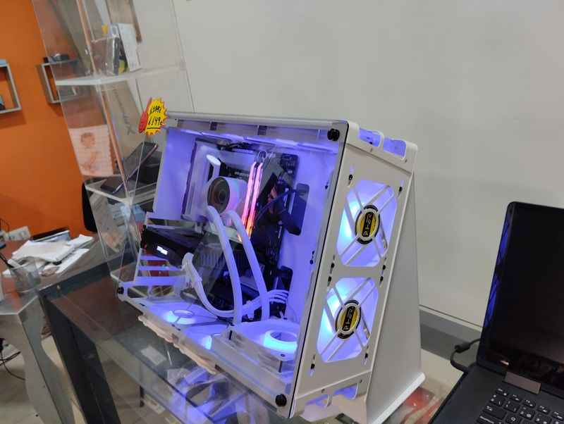 ➤ Ordenador modding de alta gama. afbeelding 4