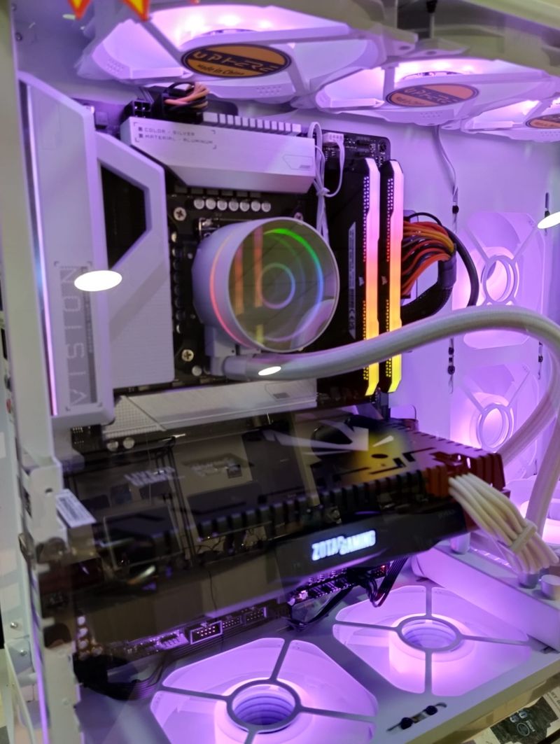 ➤ Ordenador modding de alta gama. afbeelding 2