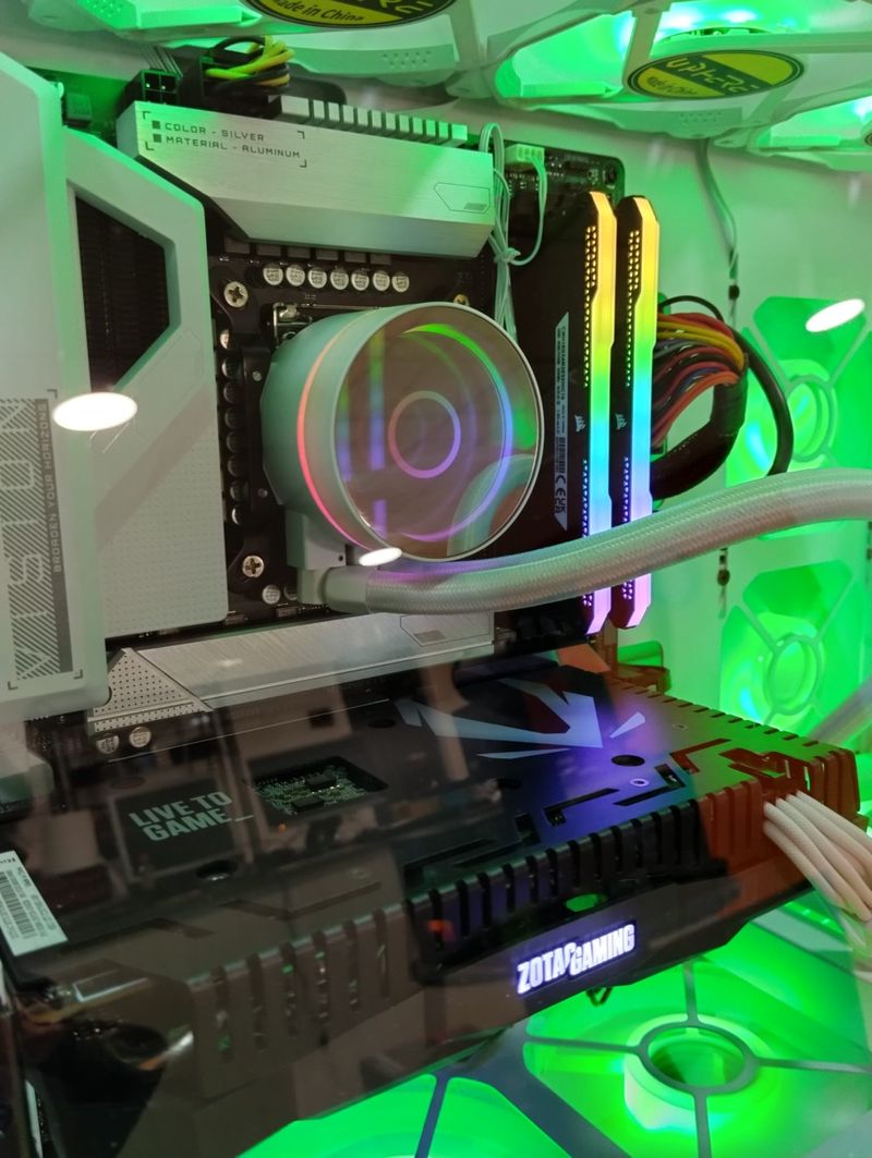 ➤ Ordenador modding de alta gama. afbeelding 3