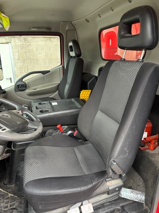 Camion botellero Nissan NT500 2016