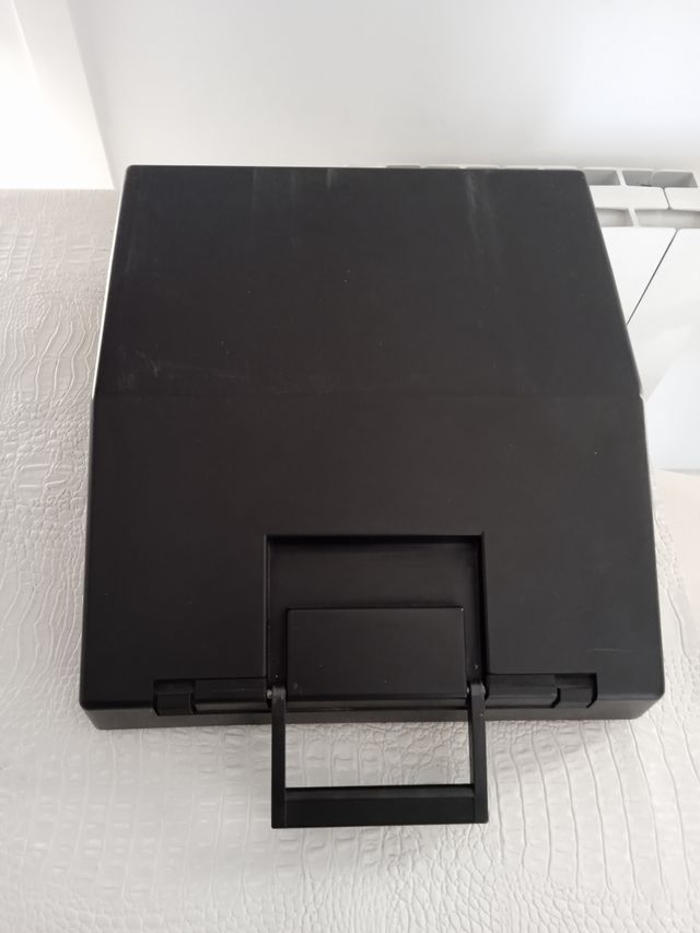Maquina de escribir Olivetti Lettera 40