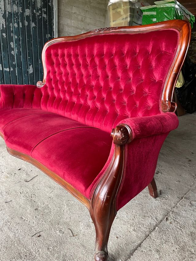 Divano capitoné rosso