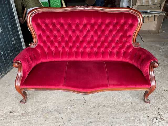 Divano capitoné rosso