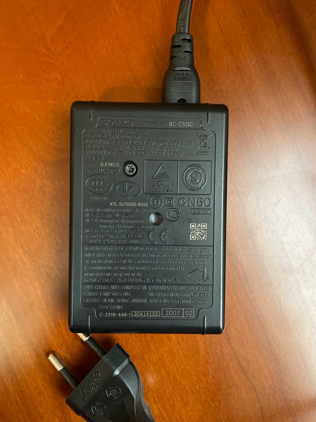 Cargador sony bc-csgc