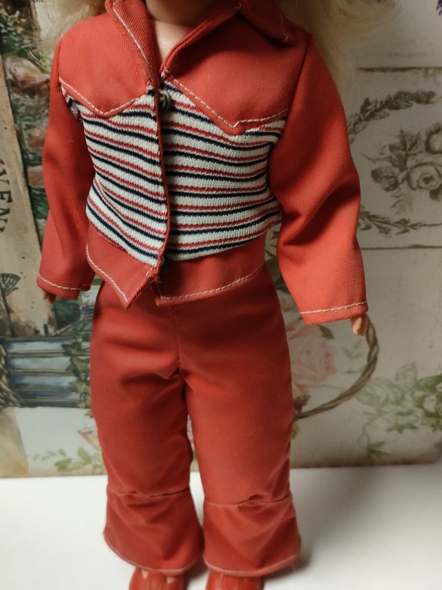 DIFÍCIL VERSION DEL TRAJE DEPORTIVO ROJO