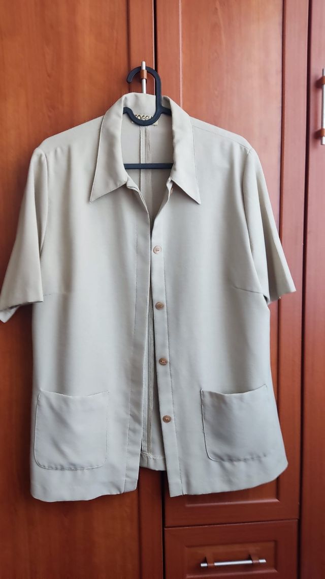 Americana entretiempo, manga corta.