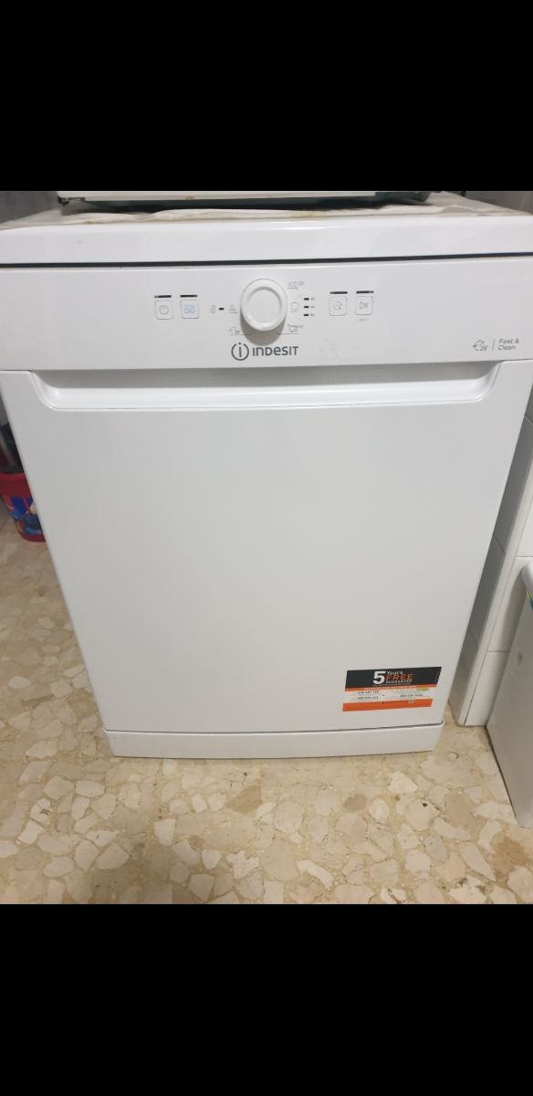 Lavavajilas Indesit Nuevo