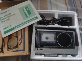 3 Radios FM/AM, alarma etc.