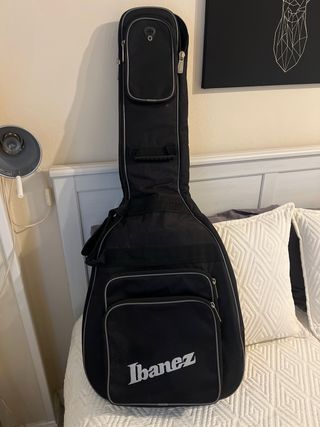 Guitarra eléctrica Ibanez ART 120 + funda