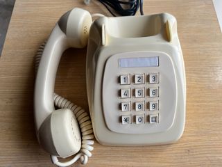 Teléfono heraldo vintage