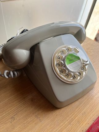 Teléfono heraldo vintage